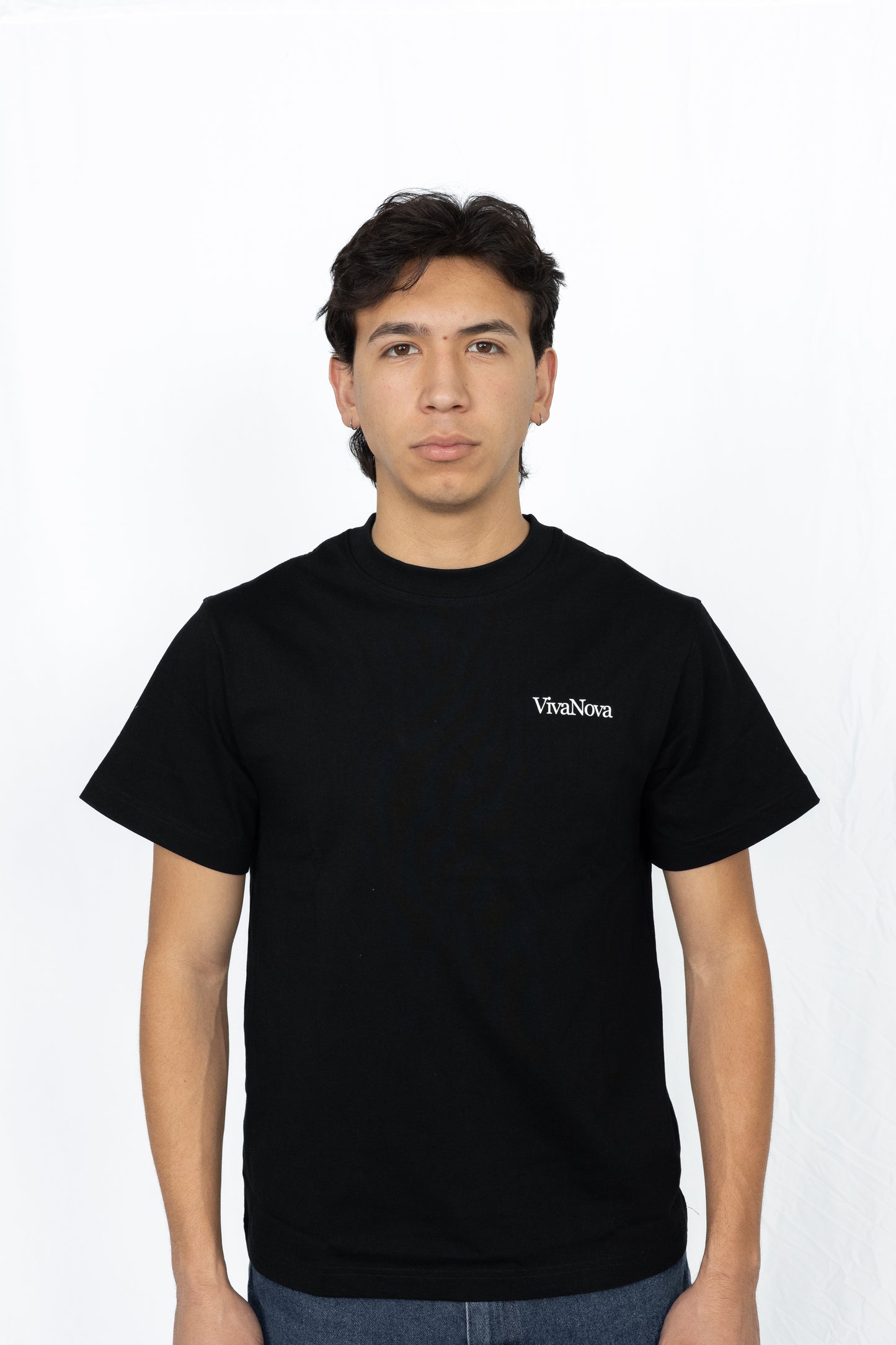 VIVANOVA CLASSIC LOGO TEE – BLACK
