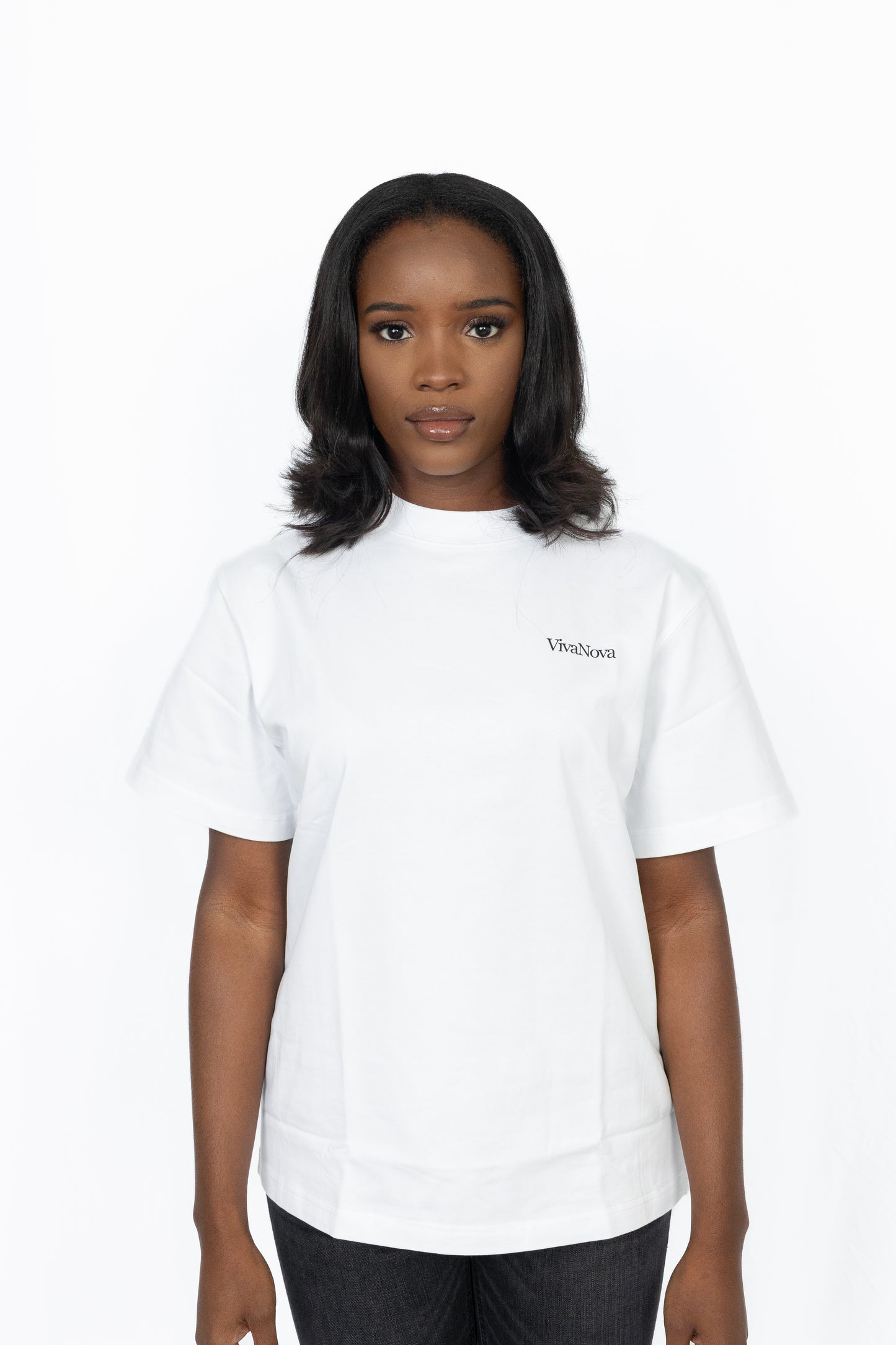 VIVANOVA CLASSIC LOGO TEE – WHITE