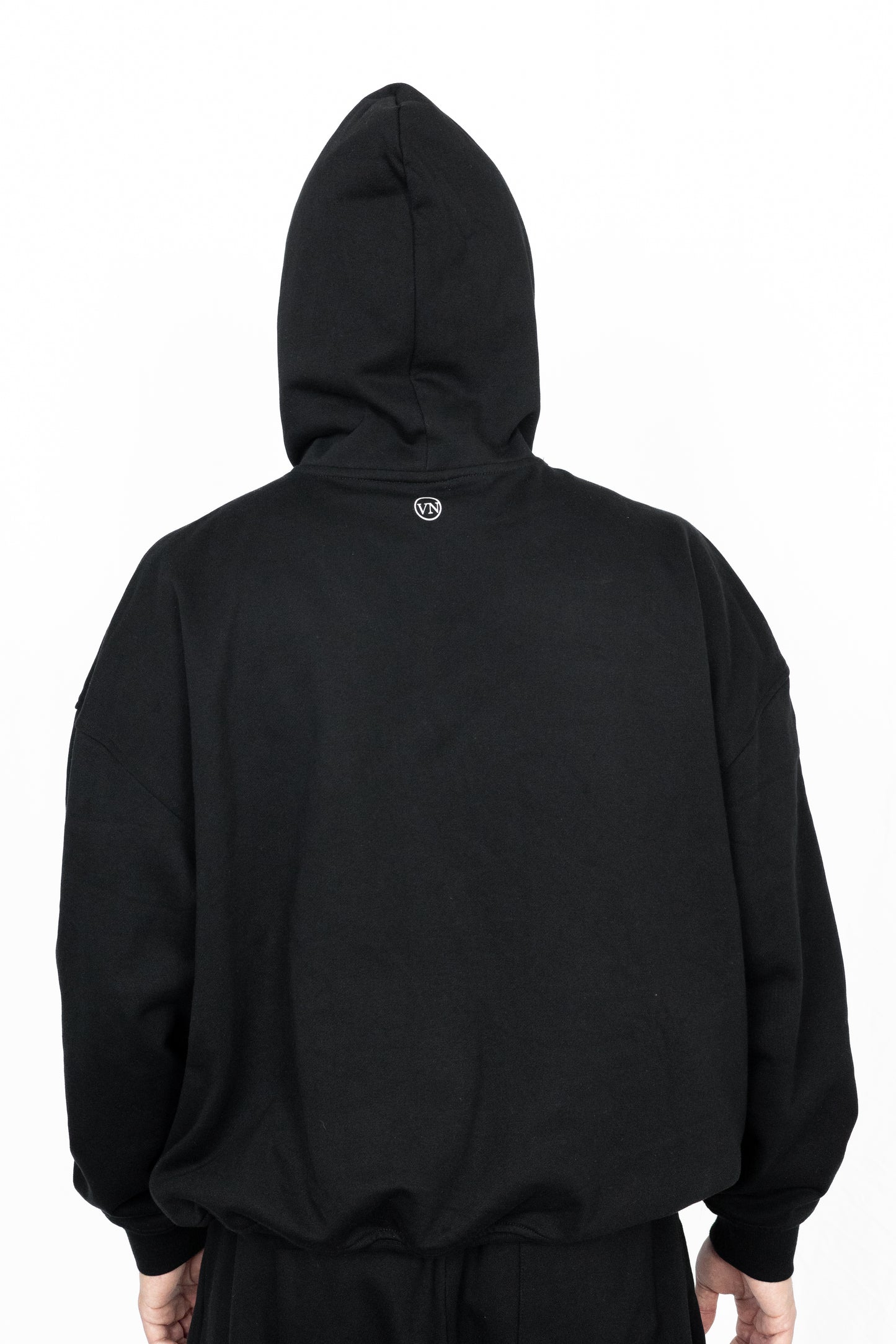 VIVANOVA HEAVYWEIGHT LOGO SET – BLACK. Hoodie + Sweatpants